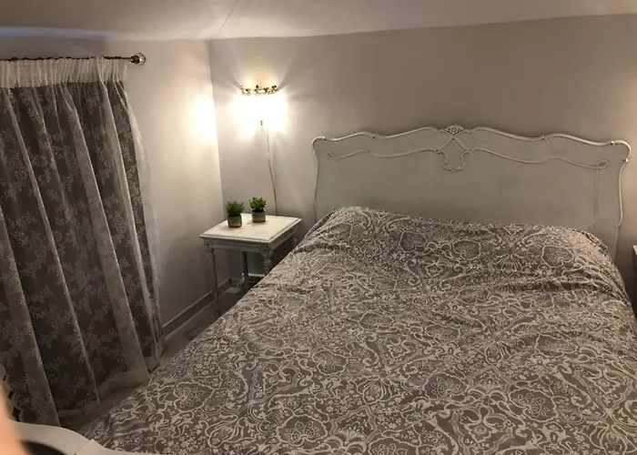 Summer House On The Rocks Myrto Semesterbostad *